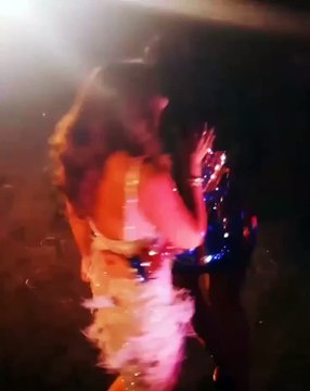 هيفاء وهبي تشعل مواقع التواصل برقصها في عيد ميلاد صديقتها