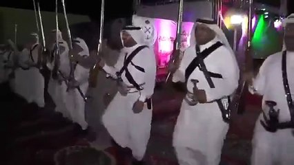 الشيخ عائض القرني ينشر مقطع رقص على حسابه بتويتر