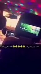 بالفيديو..  مواطنة توثق شرب سائق الشيشة وتشغيل وأغانٍ صاخبة خلال توصيلها بسيارة توصيل!