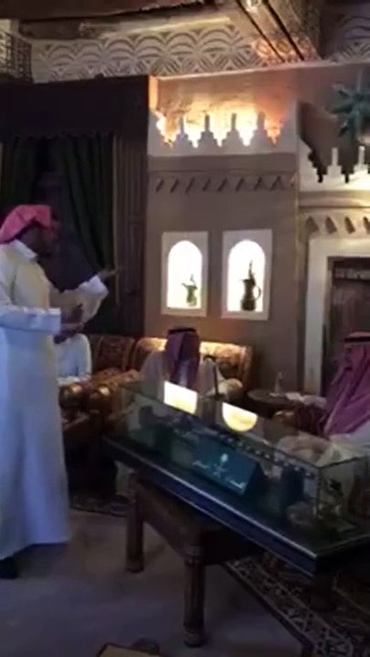 بسبب قصيدة شعر الامير فيصل بن تركي يعفو عن الهاكر العتيبي