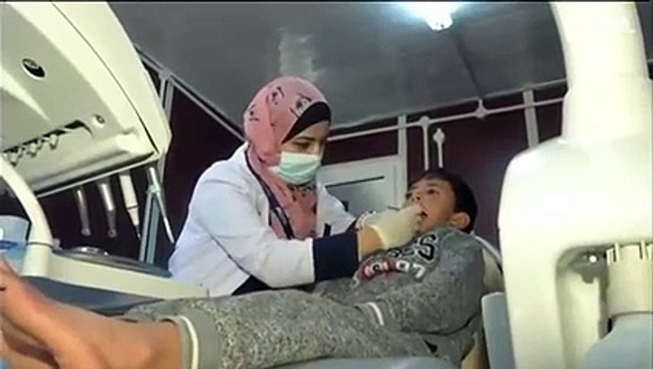 بالفيديو: طبيبة سعودية تتبرع بإنشاء مركز لعلاج اللاجئين السوريين