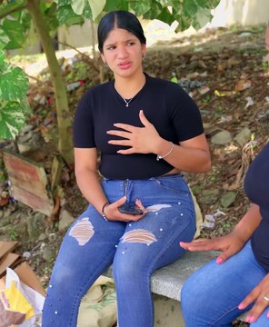 Se cree superior a los demas porque vino de otro paises