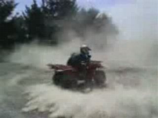 J'aime faire des ronds en quad ... 04-2008