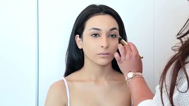 تعلمي مع gheir كيف تحصلين على مكياج أنيق بدقائق معدودة