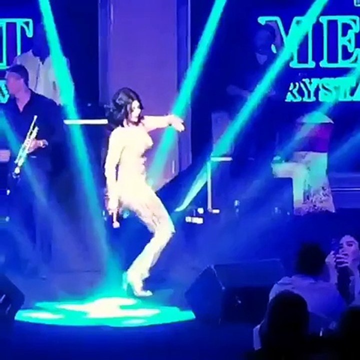 بالفيديو - هيفاء وهبي تثير الجدل برقصها في قبرص