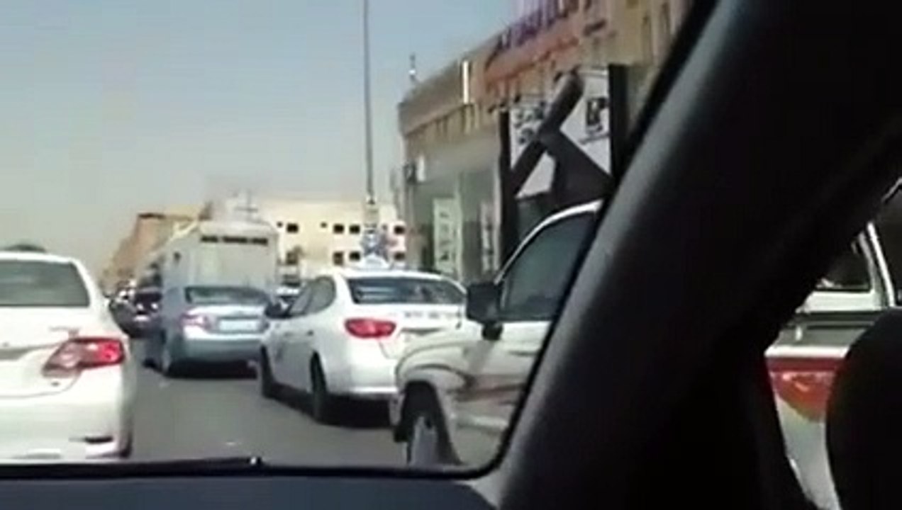بالفيديو، هذا ما حصل مع فتاة سعودية تقود سيارة في المملكة