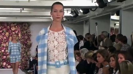 فساتين بلون الورود من Oscar De La Renta