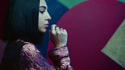 فيديوشوت: سلمى أبو ضيف تعكس الطابع الملكي في مجوهرات Chaumet