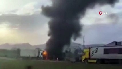 Mardin'de iki tır cayır cayır yandı! 2 yaralı var