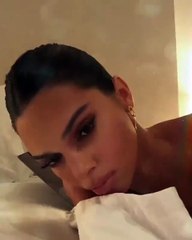 كيندل جينر ترّد: صراعي مع حبّ الشباب أنهكني!