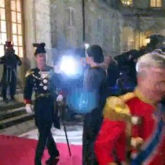 هكذا تكون الأناقة الملكية: الأميرة ماري تسحرنا بإطلالتها في حفل رأس السنة