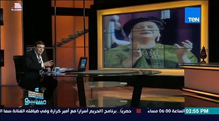 بالفيديو.. معجب يُسقط سيدة الغناء العربي أم كلثوم على المسرح!