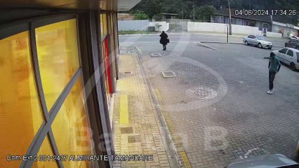 Câmera flagrou roubo a banco em Almirante Tamandaré