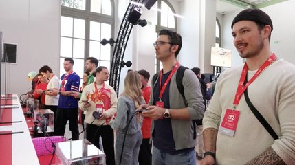 Cientos de usuarios estrenan en París la Nintendo Switch 2, los primeros en Europa