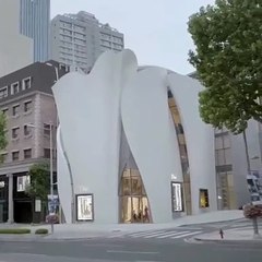 تحديات تؤكد أن التسوق الإلكتروني لن يحلّ قريباً مكان البوتيكات الفعلية!