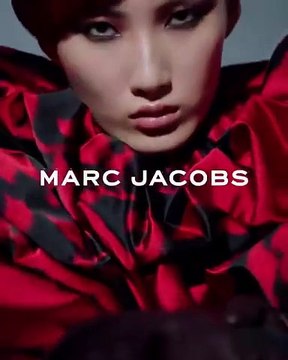 بعد تراجع المبيعات: مارك جايكوبس يُطلق مجموعة جديدة بأسعار مُنخفضة