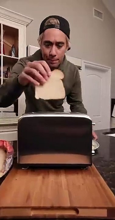 Why_is_the_TOAST_always_burnt_(360p)
