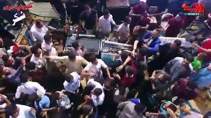 مقطع فيديو يوثق لحظة أنهيار المسرح بالفرقة الموسيقية والراقصين