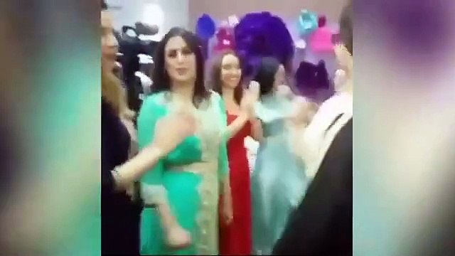 بالفيديو.. عروس مغربية ترقص على أنغام الهيب هوب في حفل زفافها