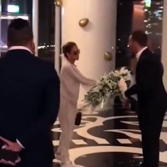 وحدها جينفير لوبيز تُحوّل حقيبة بيركين الفاخرة من هيرميس إلى حقيبة رياضية للجيم!