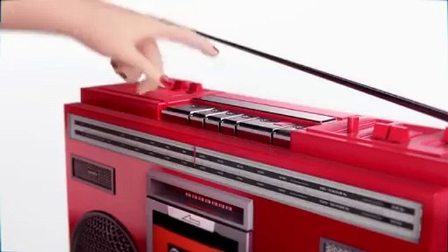 شاهدي بالفيديو: Noonoouri تجسّد ناتالي بورتمان في حملة Rouge Dior Ultra Rouge