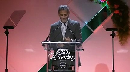 بالفيديو.. جورج كلوني يُفاجِئ الحضور بتفاخره بزوجته في مؤتمر "Variety Power of Women"