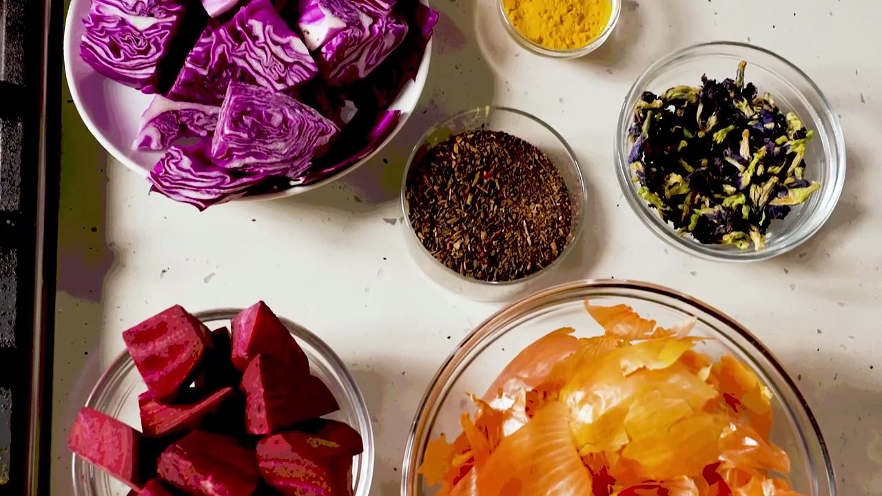 Natural Dye Easter Eggs Are The Perfect Easter Arts & Crafts