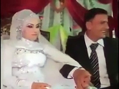 بالفيديو عروسة تعبر عن رفضها للعريس بالعبس في وجهه خلال حفل الزفاف