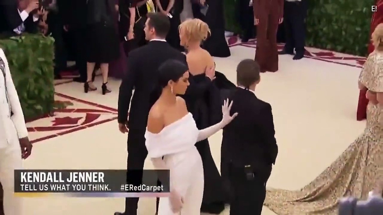 كيندال جينر تتعرّض للانتقادات بسبب إهانتها أحد الحراس في حفل الـ«Met gala»