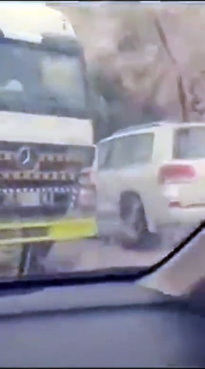 بالفيديو سائق شاحنة متهور يسير عكس الإتجاه بأحدى شوارع الرياض