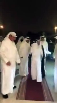 أمير الكويت يلبي دعوة مواطن لحضور عقد قران