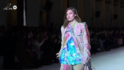 الملابس البرّاقة تعيدنا إلى أجواء الديسكو في تشكيلة بالمان لخريف 2018