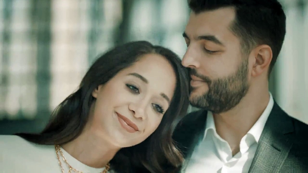 لانا الساحلي تجدد عهود الحب مع زوجها علي في جلسة تصوير مع تيفاني أند كو