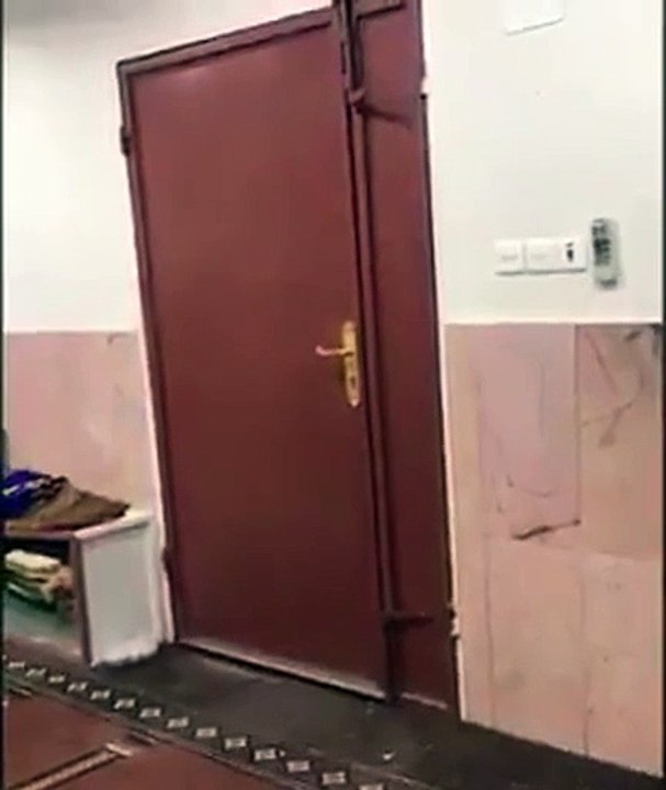 بالفيديو.. المغردون يطالبون بقانون يمنع إطلاق النار في الأعراس بعد إختراق طلقة نارية لسقف مسجد