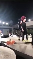 بالفيديو.. حفل مختلط بمناسبة افتتاح أكاديمية تجميل وعرض أزياء نسائي بالرياض