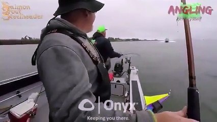 بالفيديو اصطدام يخت بقارب صيد ونجاة ركاب القارب