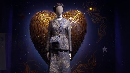 نصحبك بجولة في الاحتفالية المذهلة لدار "ديور" في عيدها السبعين