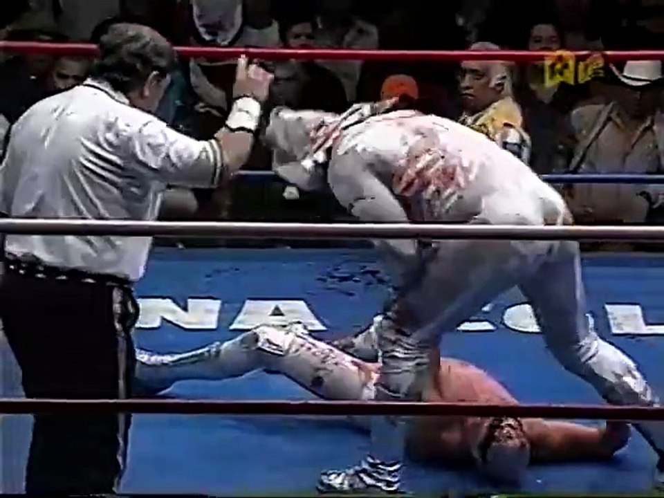 El Hijo Del Santo vs. La Parka (L.A. Park) - 12/23/01