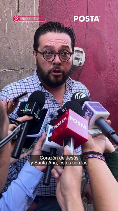 Comerciantes se preparan para vender afuera de las iglesias de Durango en Semana Santa.