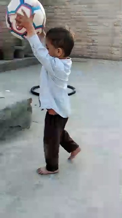 Untitled decute baby playing football ⚽️ 😍 💕. #shorts #viral video..sign (23)
