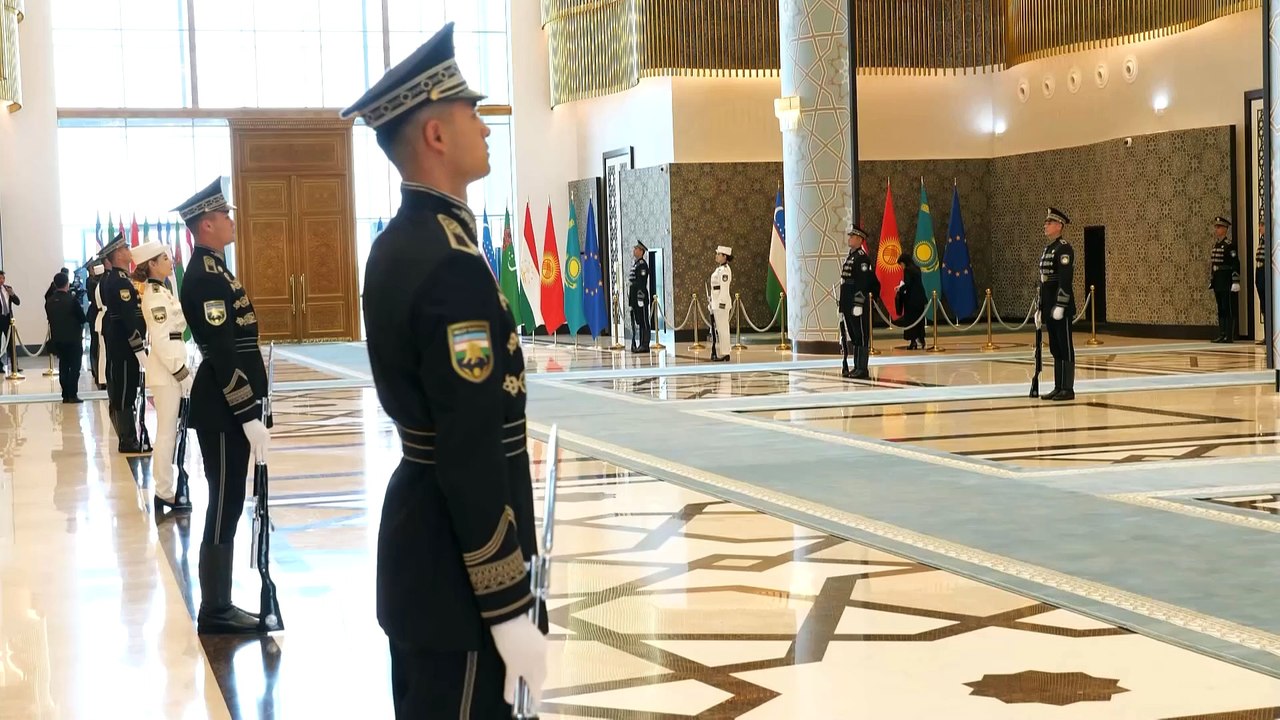 قمة سمرقند: أوروبا وآسيا الوسطى تعززان الشراكة...
