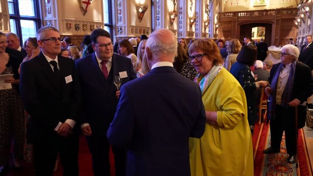 Veggie Good Your Majesty: King plays a carrot at reception