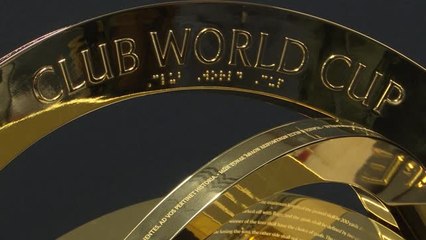 PSG - Le trophée de la Coupe du monde des clubs présenté au Campus