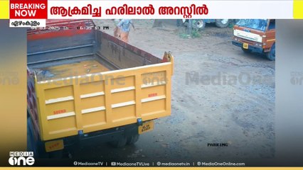 കൊല്ലം കുളത്തൂപ്പുഴയിൽ ലോറി ഡ്രൈവറെ വെട്ടിക്കൊലപ്പെടുത്താൻ ശ്രമം