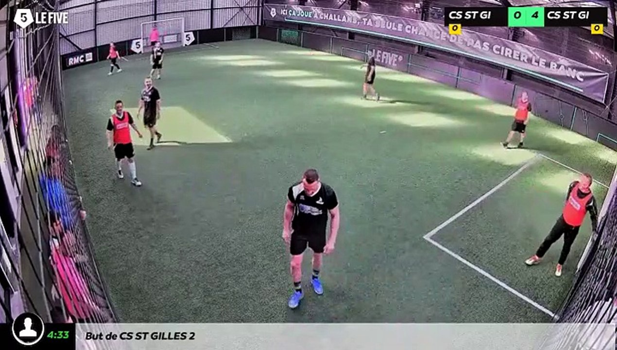 CSP ST GILLES 1 - CSP ST GILLES 2 04/04 à 10:16 - Football Terrain 1 (LeFive Challans)