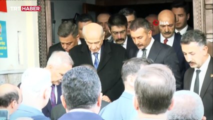 Bahçeli, MHP Genel Merkezi'nde partilileri selamladı