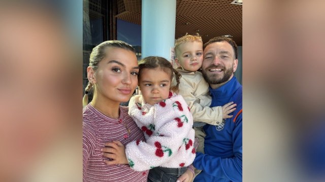 Adorable Moment Between Two Siblings Caught on Camera Encourages Autism Awareness