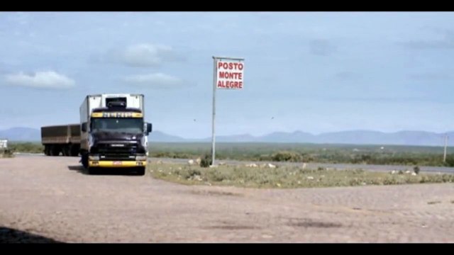 Je voyage parce qu'il le faut, je reviens parce que je t'aime (2009) - Bande annonce