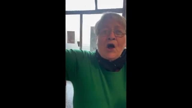 «Tommy, vogliamo prendere un Espresso Macchiato con te». L'accorato appello delle nonnine di Ostuni a Cash