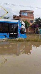 ¿Flotaba? Fuertes lluvias inundan el tramo de la línea verde del Tren Metropolitano (Video)